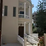 Rodon Manor Apartment