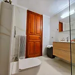 Rodon Manor Appartement