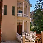 Rodon Manor