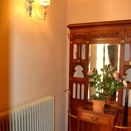 Rodon Manor Apartment