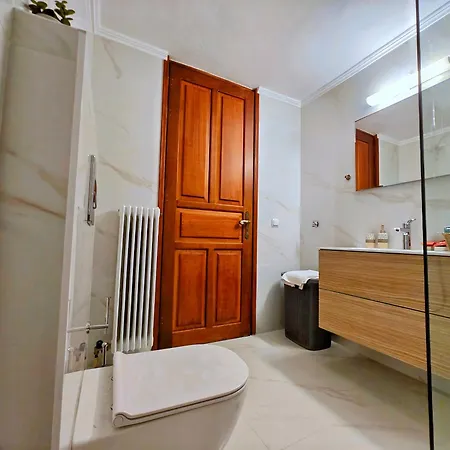 Rodon Manor Apartment