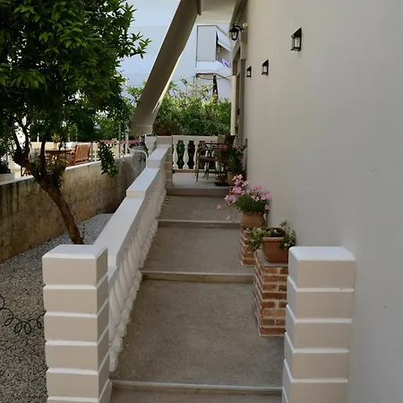 Rodon Manor Apartment